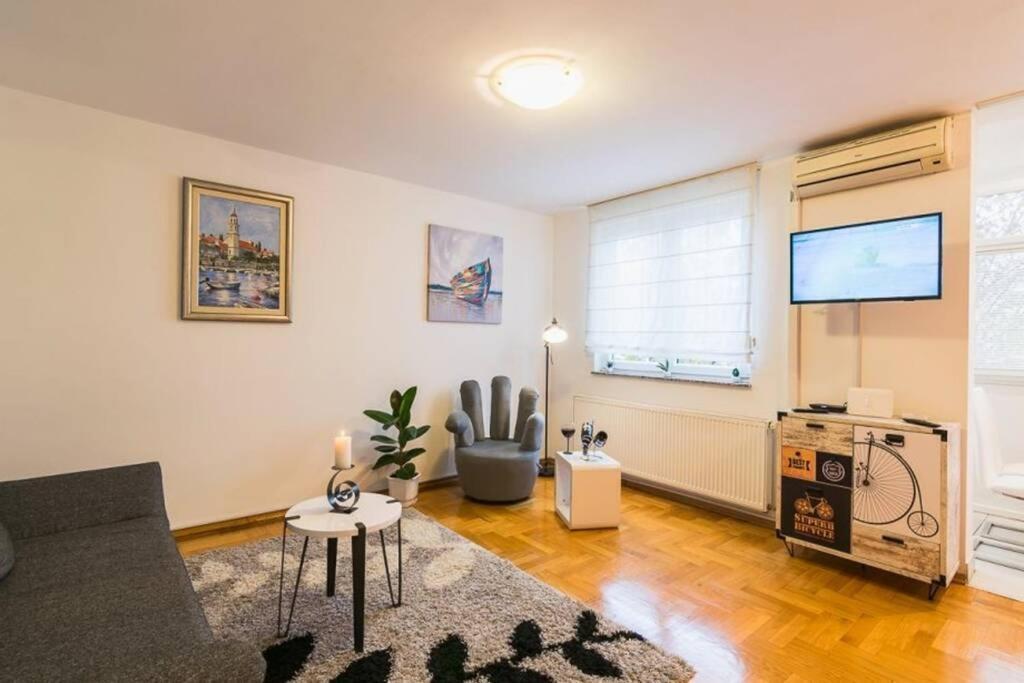 Apartment Jarun Brac Zagreb Buitenkant foto